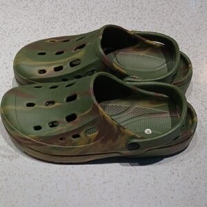 Camouflage Clog Sandals